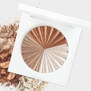 OFRA X NIKKIETUTORIALS Everglow Highlighter
